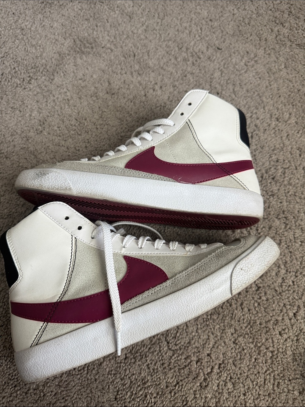Nike High-Top Sneakers in White and Burgundy with Black Heel